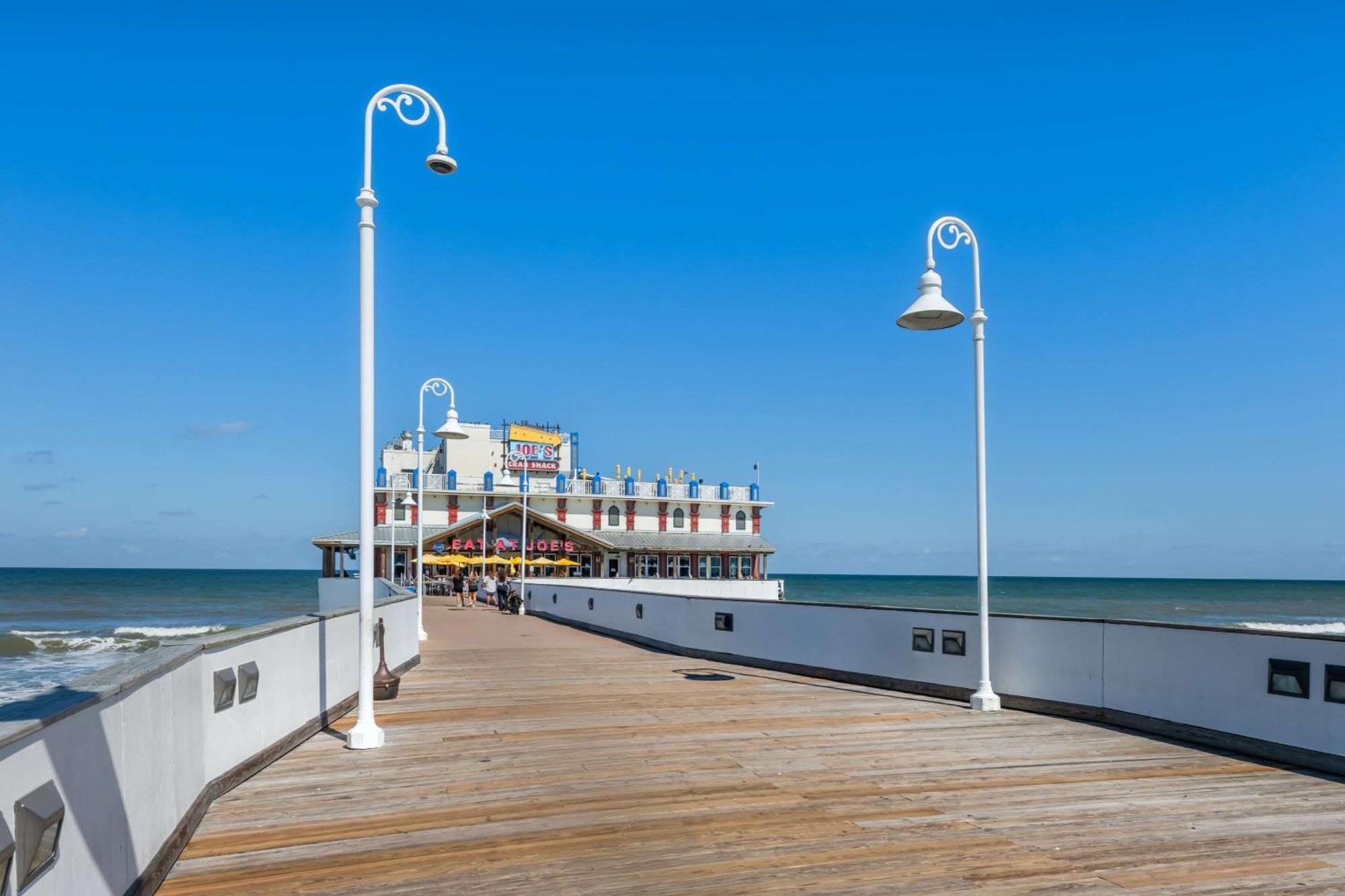 Comfort Inn & Suites Daytona Beach Oceanfront Eksteriør billede