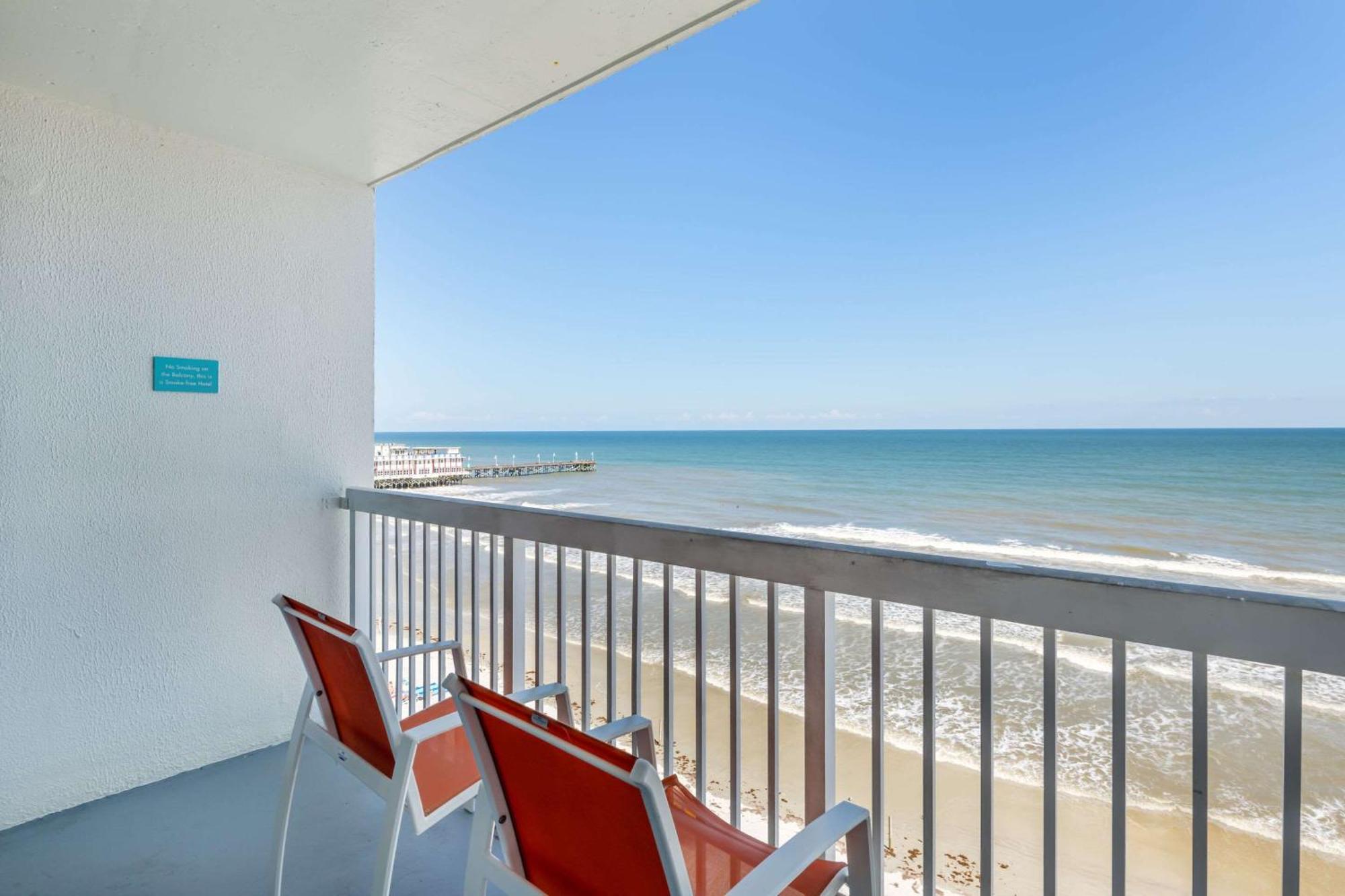 Comfort Inn & Suites Daytona Beach Oceanfront Eksteriør billede